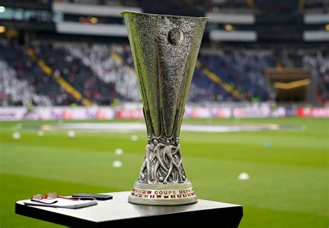 odds on celtic to win league